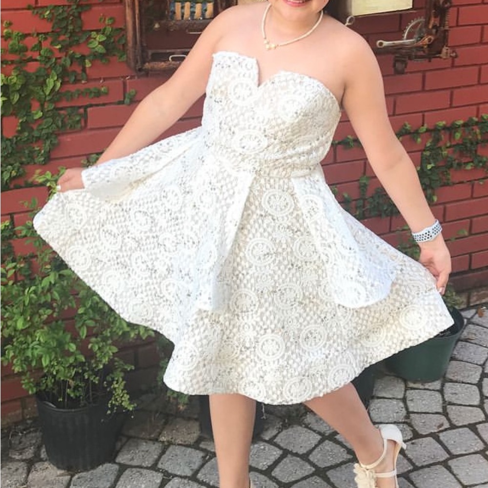 short white sleeveless mini dress with sequins size 5